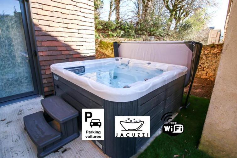 Bella, Jacuzzi Partage & Parking Avec Borne De Recharge Voiture Electrique Apartment Sarlat-la-Caneda Exterior photo
